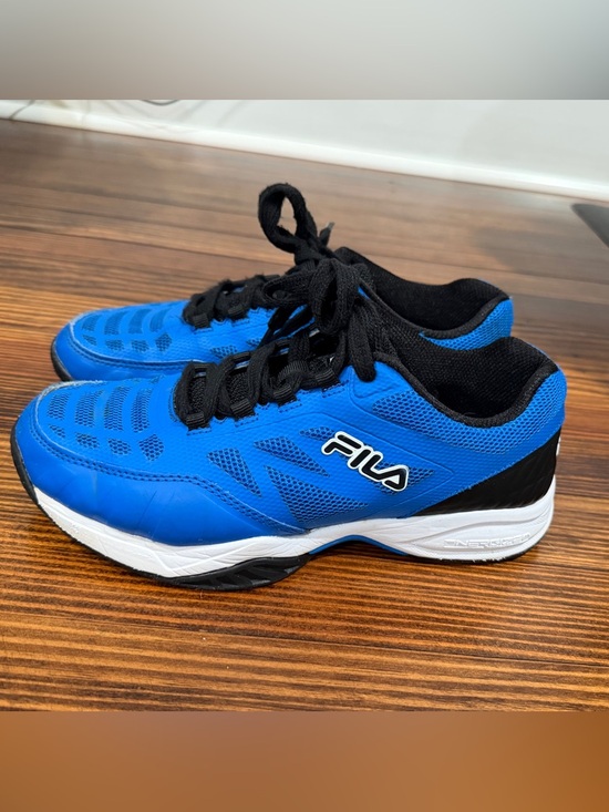 Fila Other - FILA boys Blue and Black Court shoes - size 5